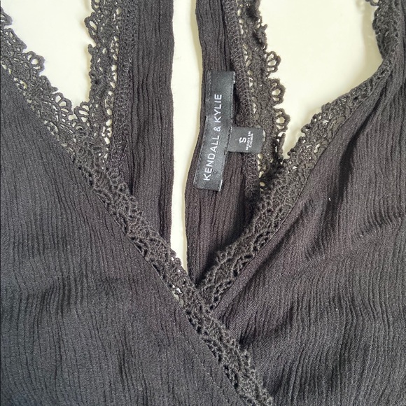 Kendall & Kylie v-neck boho crop top - Picture 2 of 4